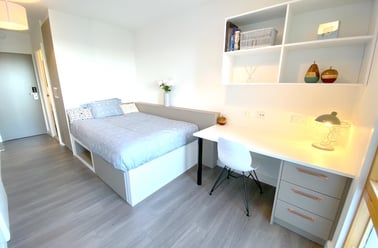 Green Lanes, Newington Green, London - Image 2